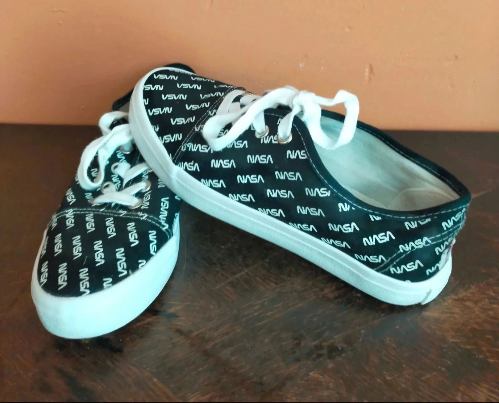 🌿 Baskets Jennyfer NASA taille 38, en très bon état
